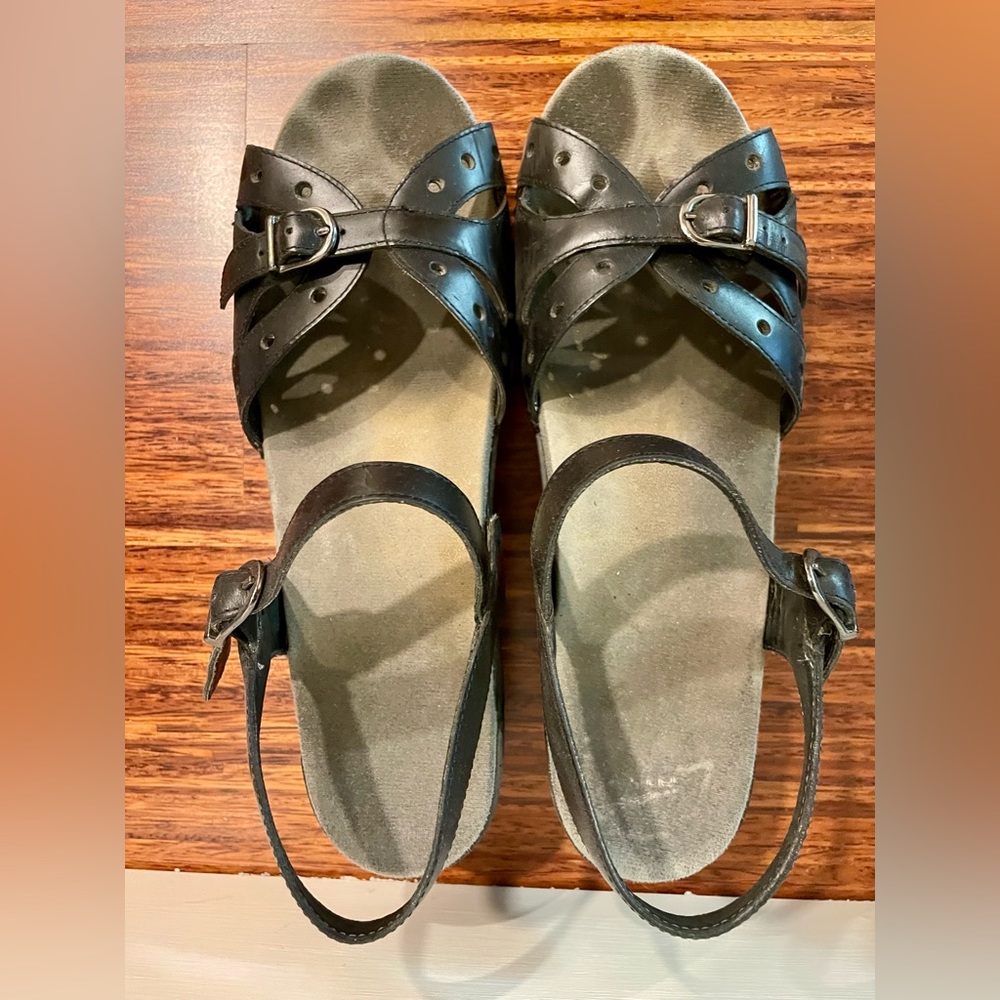 Dansko sandals black size 41 VGUC